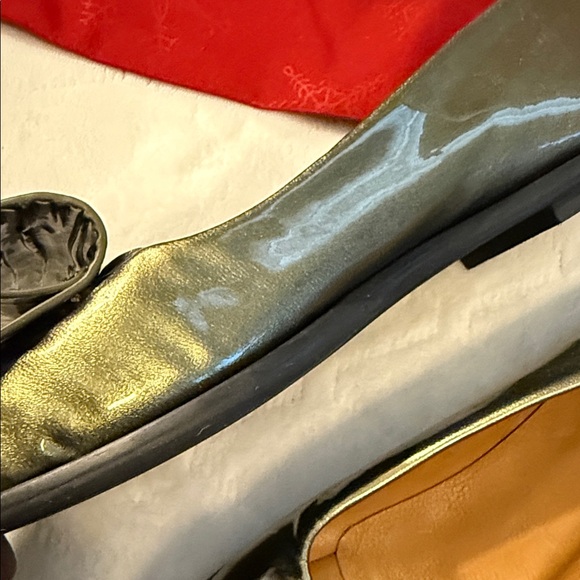 COCLICO Yale Loafer Metallic Gold Flats - Picture 13 of 14